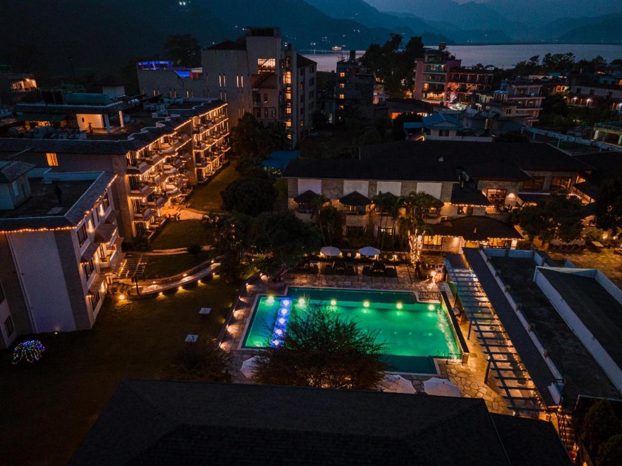 Hotel Barahi Pokhara Exterior foto